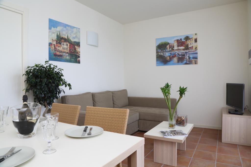 Appartamenti Corte Leonardo Garda  Room photo